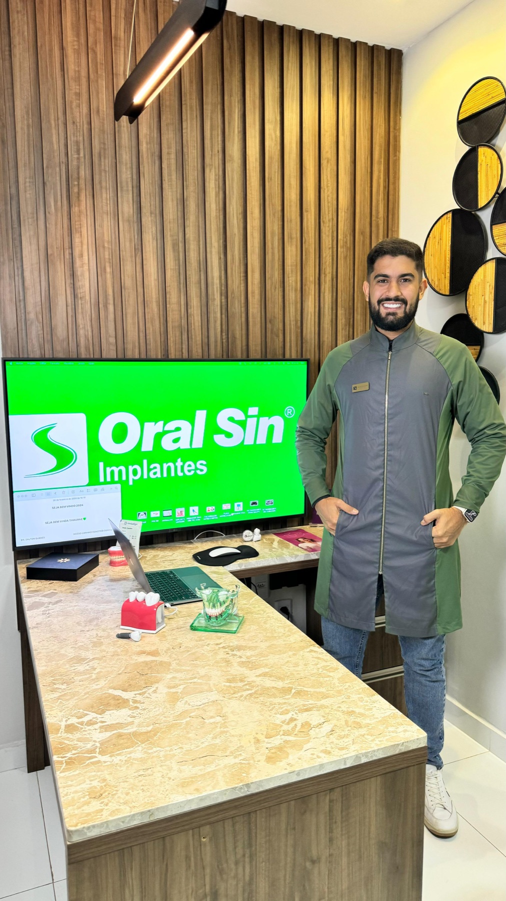 Dr. Dalton Guedes na clínica Oral Sin Itaituba